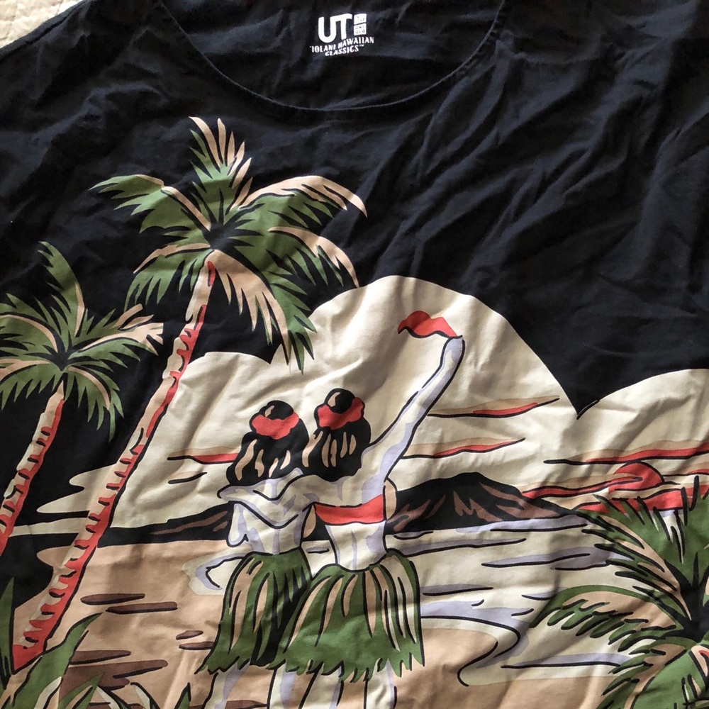 UNIQLO Hawaiian Tee